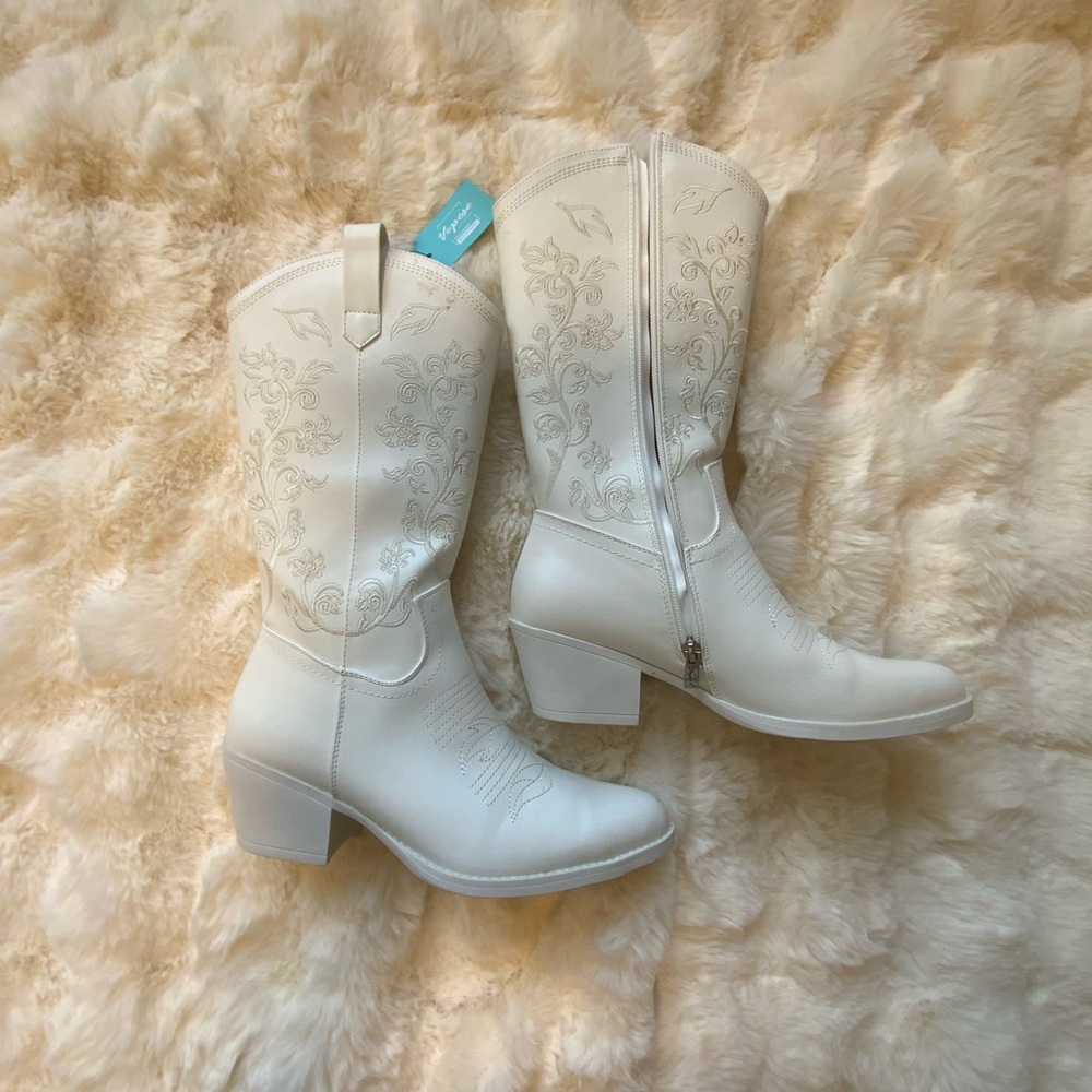 Cowgirl boots in perfect condition